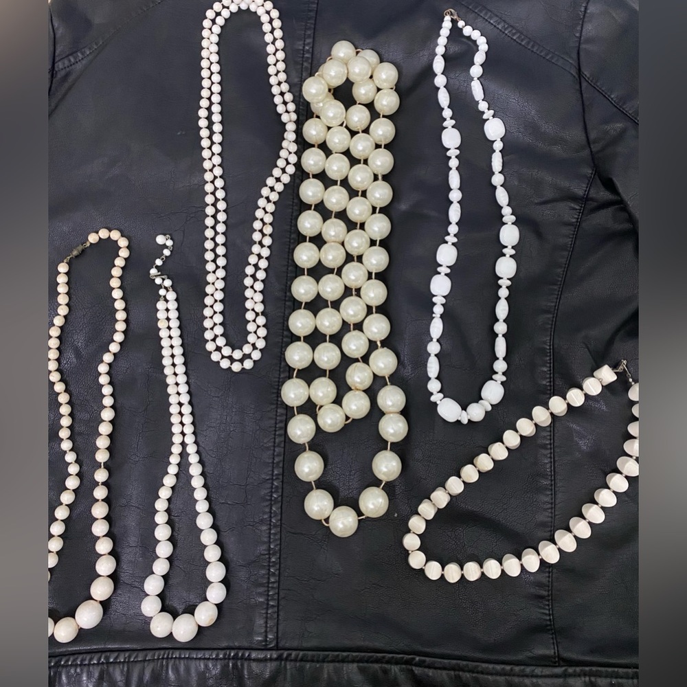 Vintage Necklaces & Beads Lot